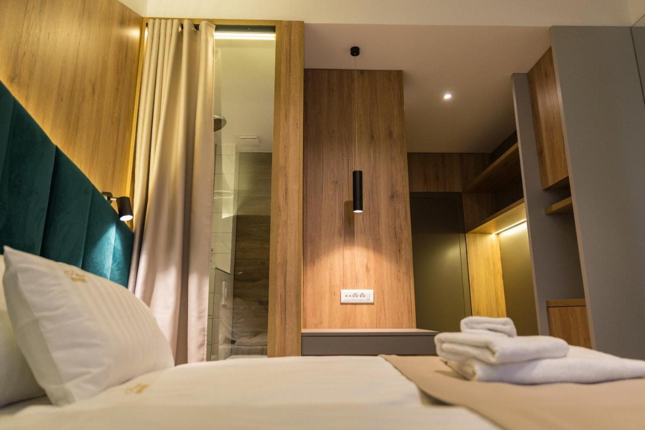 Hotel Forest Pale Bagian luar foto