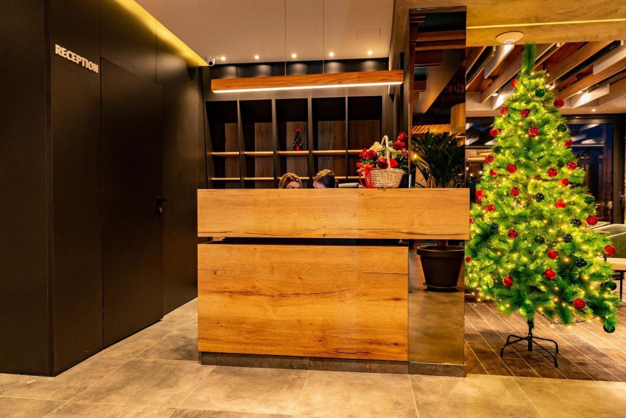 Hotel Forest Pale Bagian luar foto