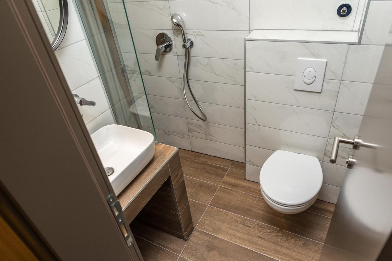 Hotel Forest Pale Bagian luar foto