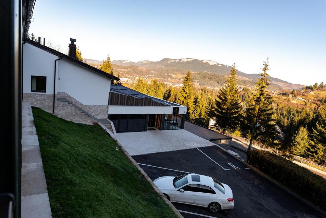 Hotel Forest Pale Bagian luar foto