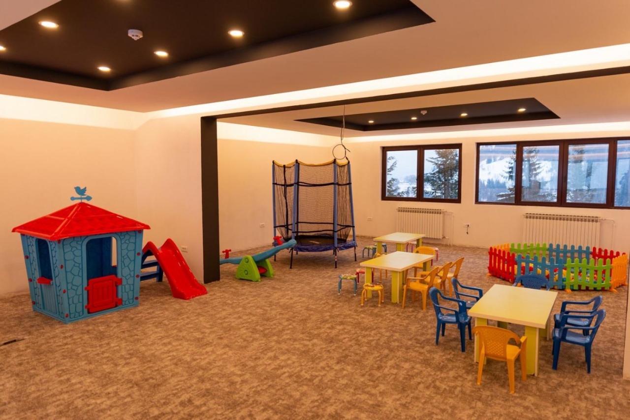 Hotel Forest Pale Bagian luar foto