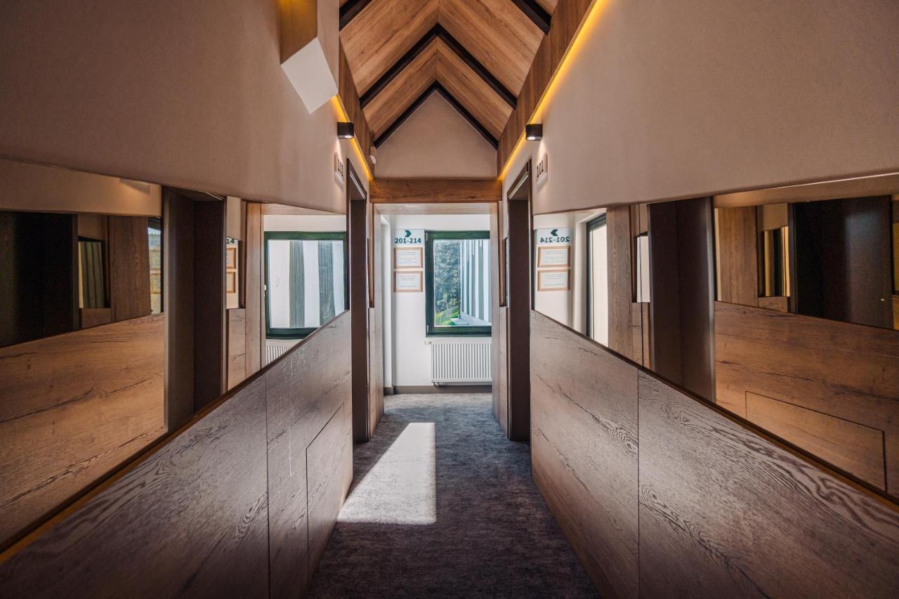 Hotel Forest Pale Bagian luar foto