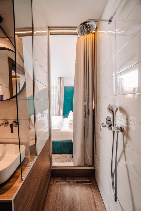 Hotel Forest Pale Bagian luar foto