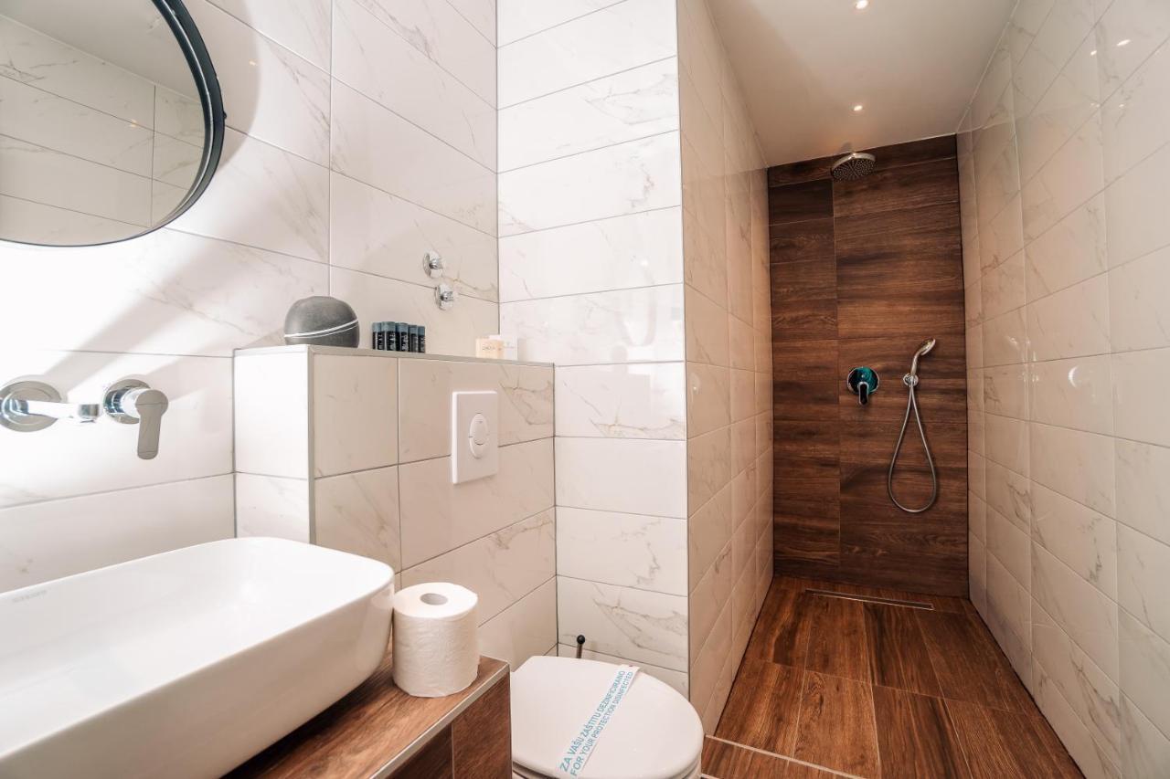 Hotel Forest Pale Bagian luar foto