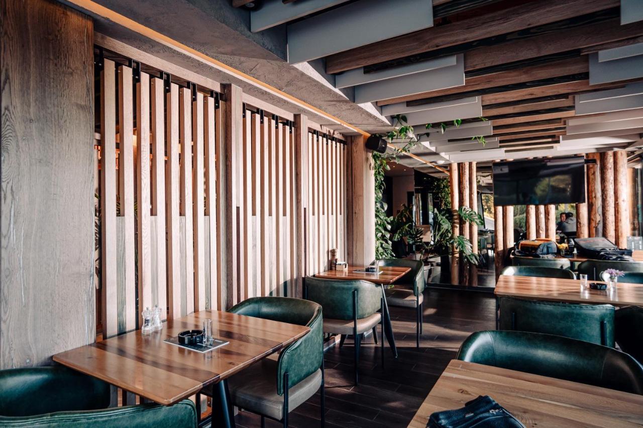 Hotel Forest Pale Bagian luar foto