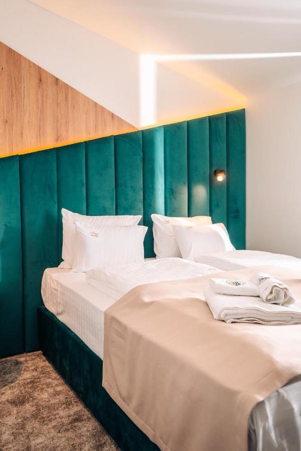 Hotel Forest Pale Bagian luar foto