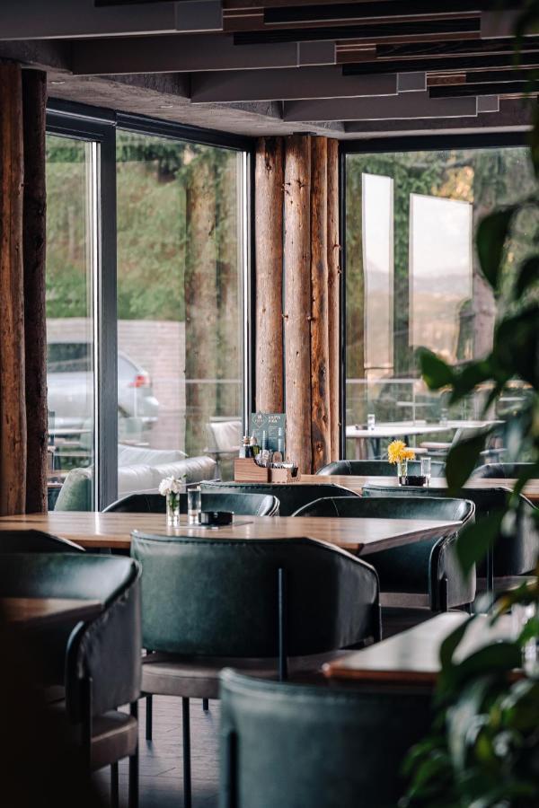Hotel Forest Pale Bagian luar foto